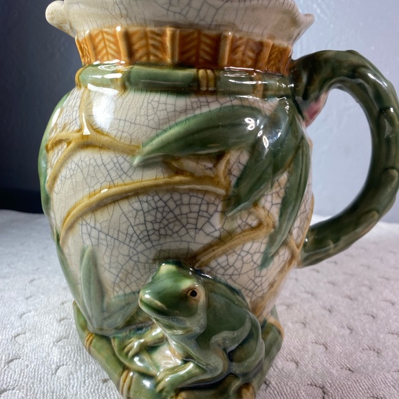 Vintage Chinese Pitcher with Frogs bamboo And Lily Pads made by Oriental Accents - Picture 11 of 16